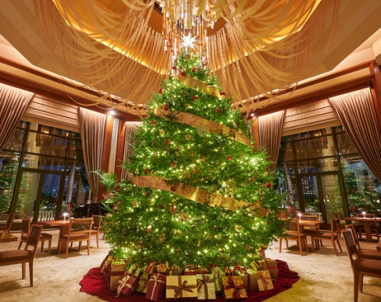 【Xmas限定メニュー販売開始】5つ星ホテル・ペニンシュラホテル「THE LOBBY」でアフタヌーンティー <ミールクーポン>*2026年から待望の12:00開始*